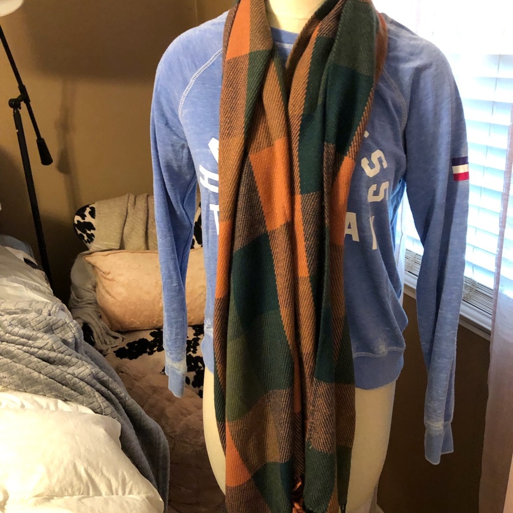 Scarf - Picture 7 of 8